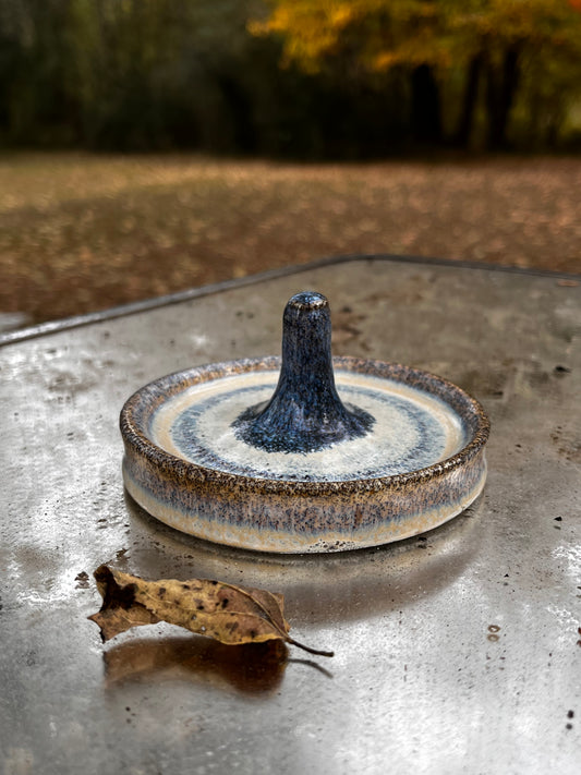 Stoneware ring dish